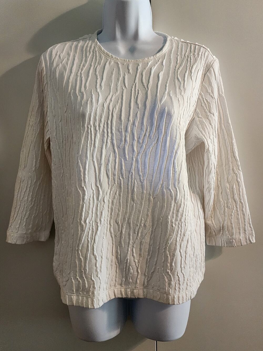 Laura Ashley Petite Medium PM Cream Off-White Textured Plisse 3/4 Sleeve Top